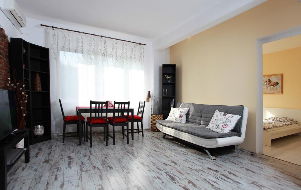 Raya Maisonette Sofia Chambre photo